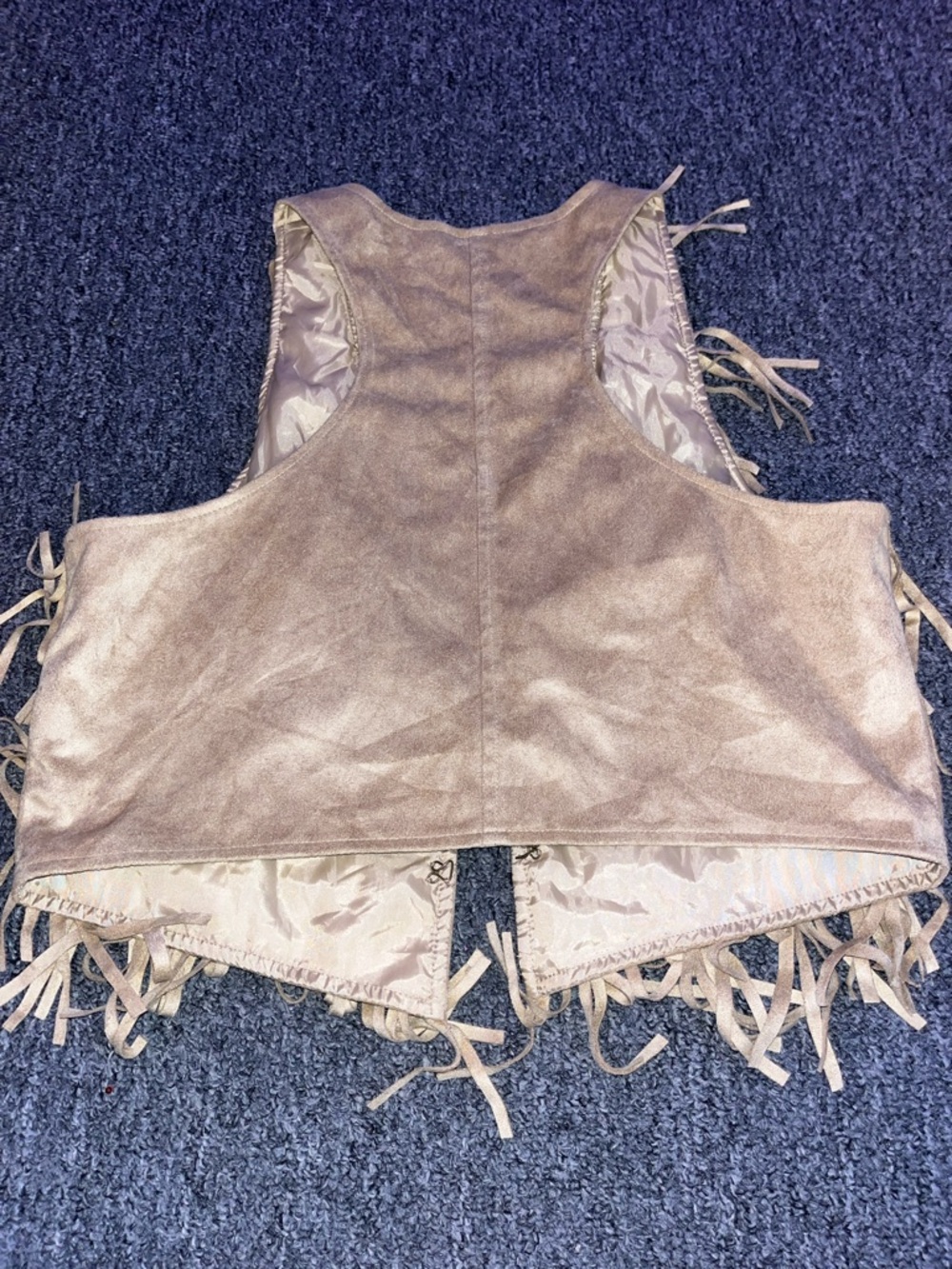 Miley Cyrus Women’s Vintage Y2K Suede Fringe Vest - Picture 5 of 6